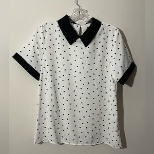 NWOT white Peter Pan collar blouse with black hearts. Size medium